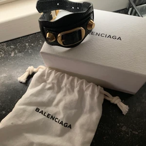 Balenciaga - Intressekoll på mitt balenciaga armband