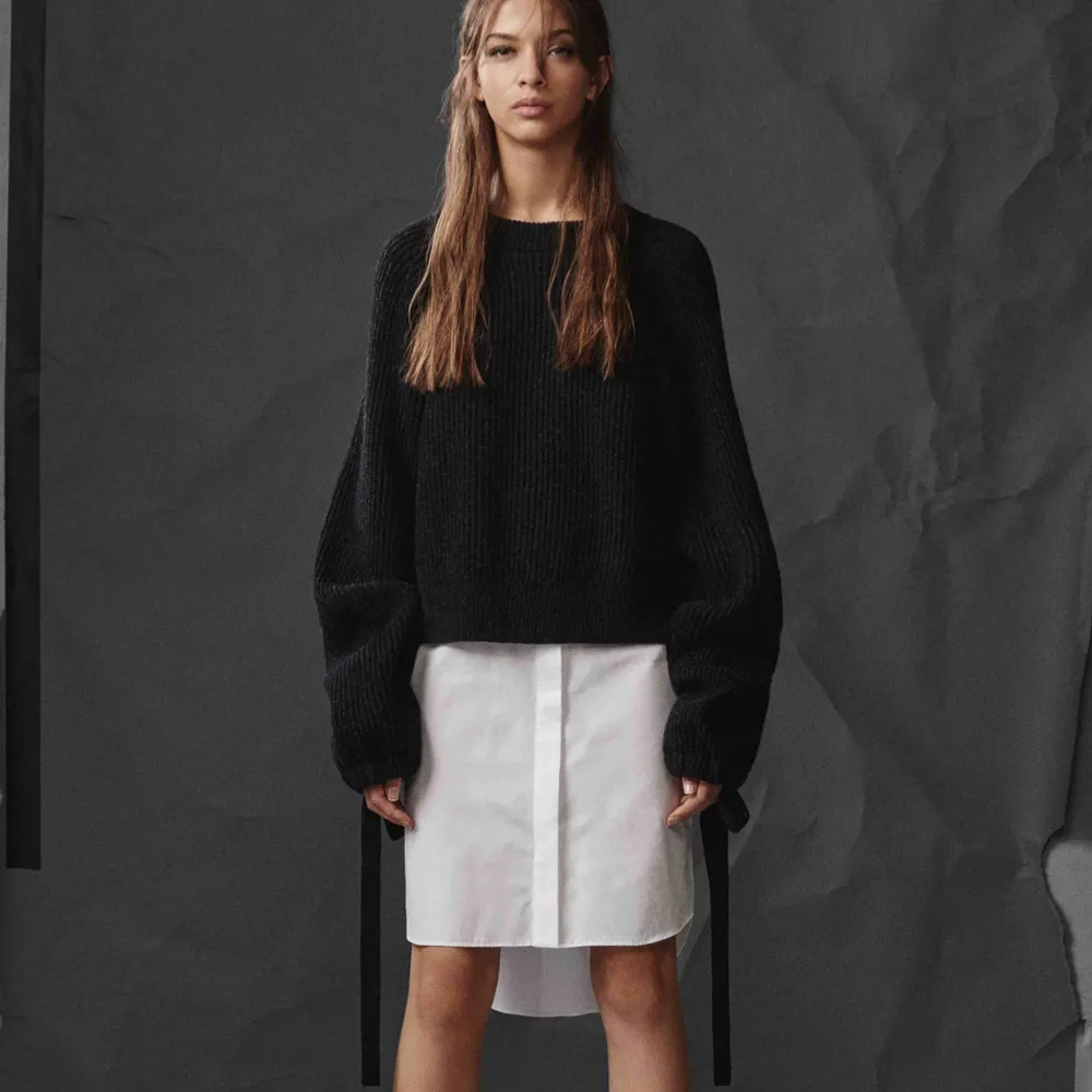 AllSaints Black Sura Sweater Dress — Använd sparsamt. Köparen står för frakt 📦 Skick: 10/10. Klänningar.