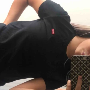  - Den är skit fin,men jag har tyvärr inte använt den något köpte ungefär för 250kr och använd kanske 1 gång