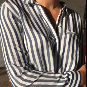  - Jättefin skjorta från Zara! Knappt använd och passar bra till allt. 