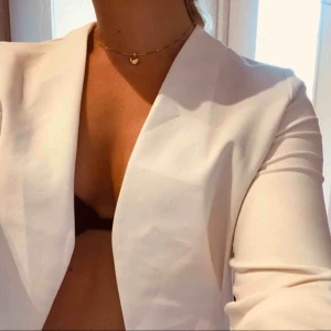  - Vit kavaj ifrån Gina ✨ lätt och stilren