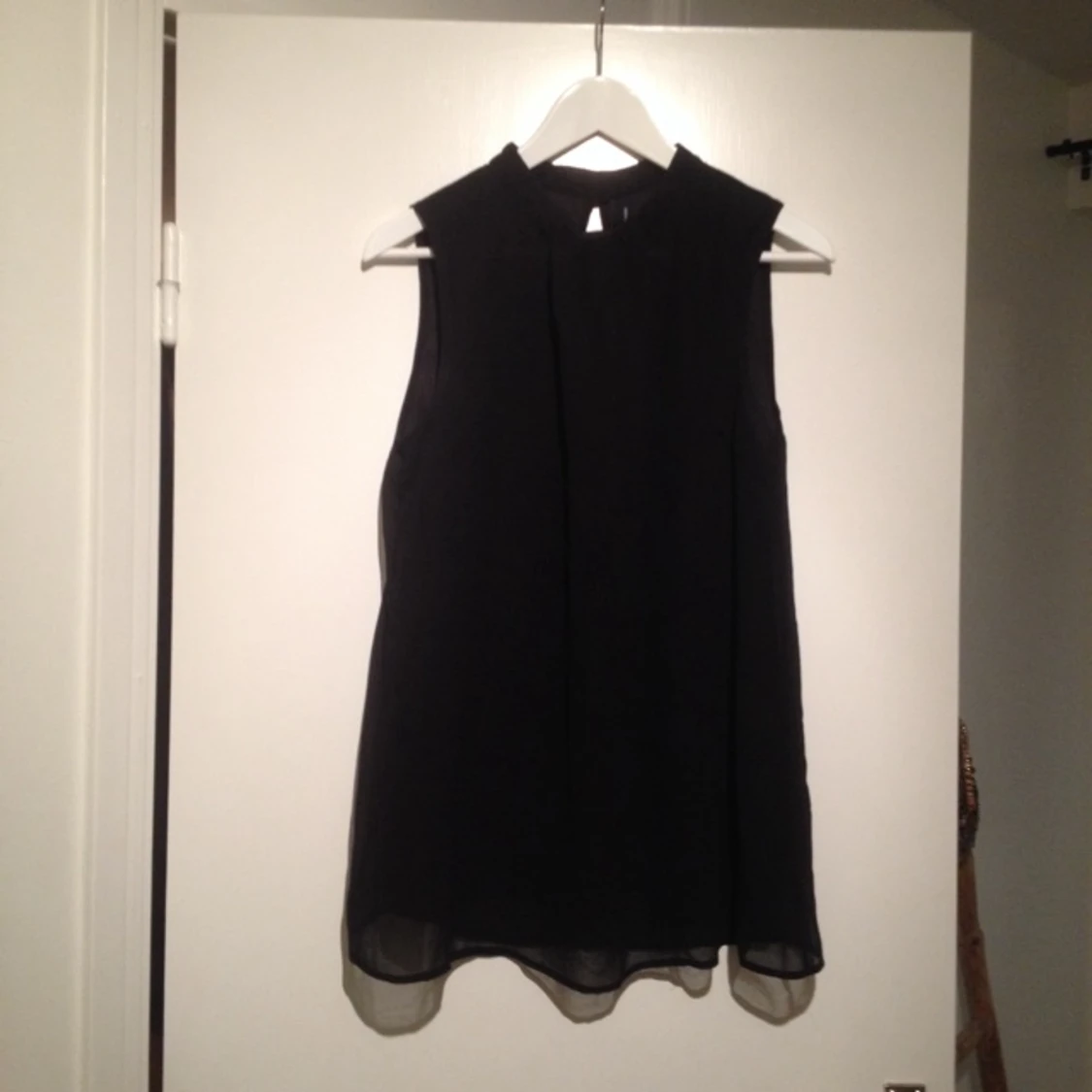 Superfin blus/klänning med fint knäppe bak