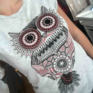  - T-shirt från Gina. Inga fel, knappt använd. + frakt