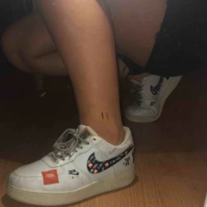  - Väldigt sköna skor. Skit snygga. Priset kan sänkas. Använd ca 3 gånger. Skriv privat för mer bilder 