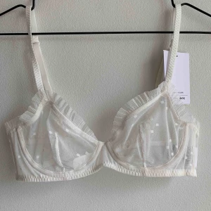  - Superfin bh i mesh, oanvänd tänkte testa lägga upp den här innan jag skickar tillbaka den! Slutsåld online. Obs den är definitivt större än en A kupa, fri frakt :)