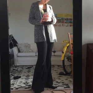  - Superfin och mysig höstkappa i ull , strl 36. Köpte för 300kr, knappt använd. 