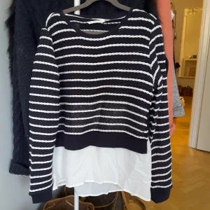  - Oanvänd tröja från Only