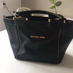  - Mk inte äkta. Köparen betalar frakt