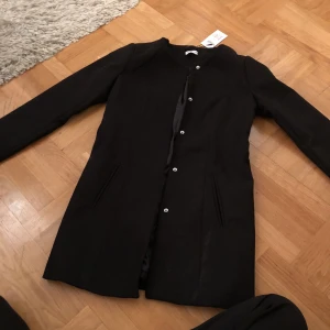  - Oanvänd jacka, mycket bra skick! Ord pris 399:-