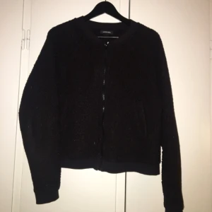  - Jacka/kofta från monki! Lite nopprig men mysig! 