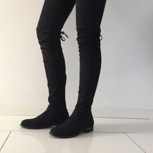  - Säljer mina knappt använda over the knee boots som är i storlek 38.  Frakt: kostar 50kr Betalning: Swich