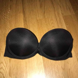  - Bombshell bh från H&M 