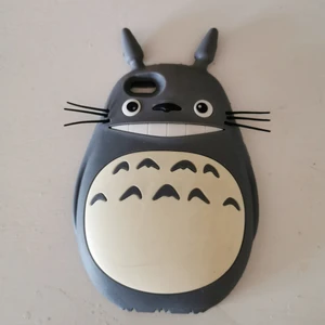  - Nästan oanvänt totoro mobilskal till iPhone6/6s. Frakt tillkommer. 