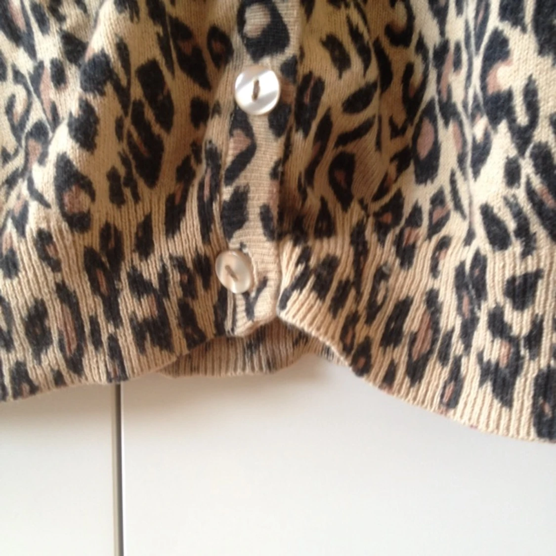 Leopard-kofta. Storlek 40, men passar mig som har XS/S i storlek.