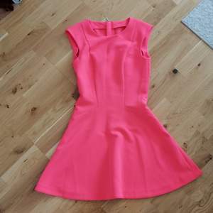 Extra fin neon rosa klänning 🥰😍 