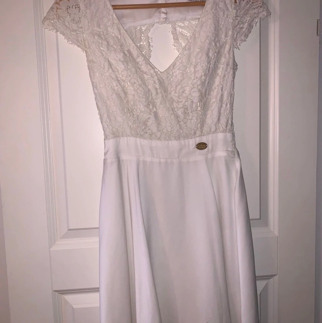 Vit studentklänning