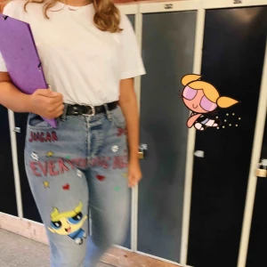  - Säljer mina älskade power puff byxor som jag målat själv, så sköna o fina! Fri frakt💕följ gärna min instagram Laqishacustom 