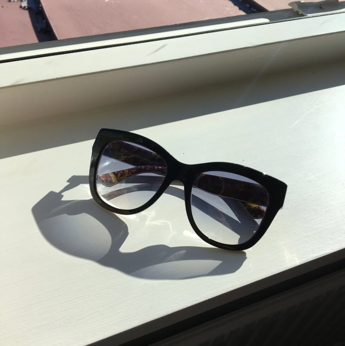 Dolce & Gabbana solglasögon nypris 2100. - 90