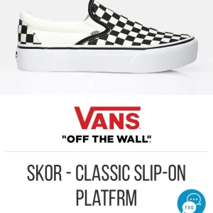 Vans Classic slip-on platform - Nästan helt nya Vans! Bara använda en gång pga för liten storlek. Lite smutsiga runt sulan men det går att tvätta bort!