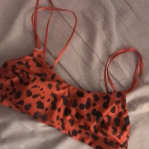 Bikini - Bikini topp från h&m st 34 50kr+14kr frakt 