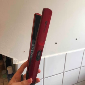  - säljer min helt fungerade platttång från OBH nordica 😍så snygg färg och så bra!