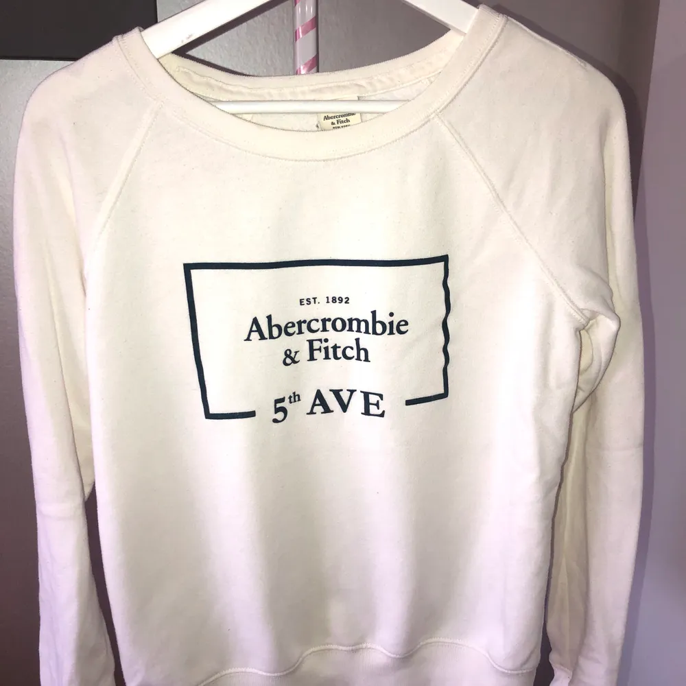 Fin och mysig tröja från Abercrombie & Fitch, köpt i London, storlek S, nypris ca350kr.. Tröjor & Koftor.