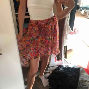  - Världens finaste kjol från Mango. 263kr inklusive frakt.