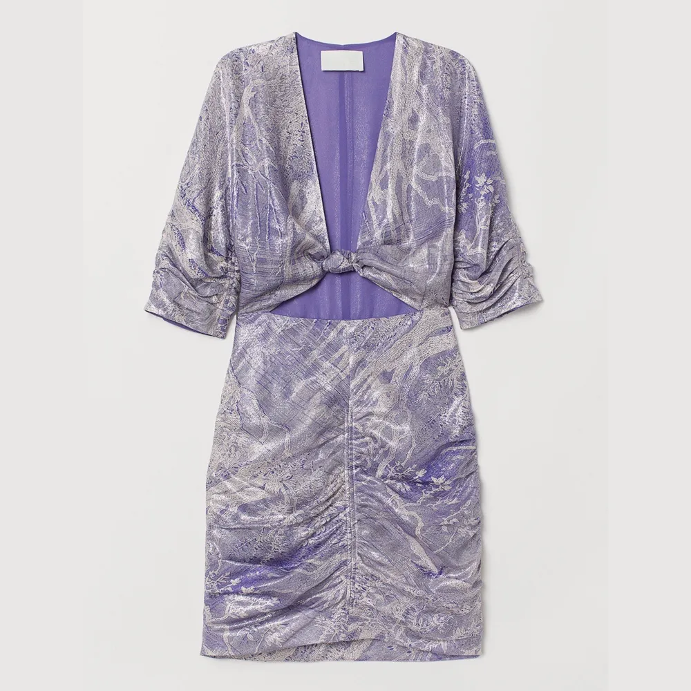 Amazing silver/purple H&M concious exclusive dress, size 32. Never used, still has tag on. Price new £79. . Klänningar.