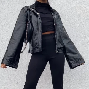 lackjacka  - supersnygg trendig lackjacka från nakd🖤 storlek 34, använd fåtal gånger. Som ny! Frakt tillkommer på 49kr🖤✨✨