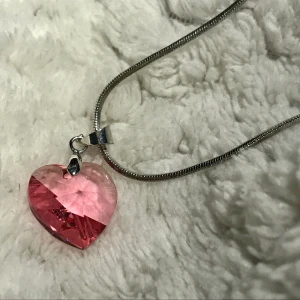 Halsband rosa hjärta  - Aldrig använd 