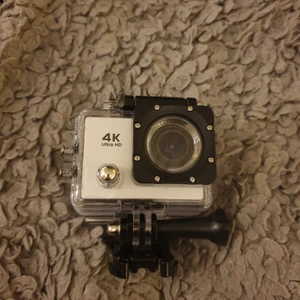 Gopro - Hej, säljer nu min vattentäta gopro som är använd max 2gr. Jag skickar med allt på sista bilden inkl ett tillköpt minneskort för en extra slant. Skriv pm för frågor/pris❤