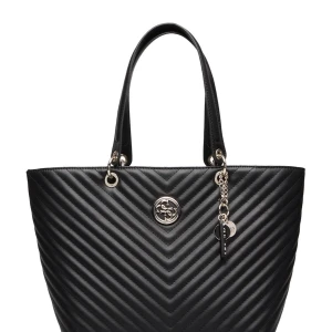 Guess handväska  - Jag säljer min väska från guess i färgen svart. Väskan är använd endast få gånger då jag inte känt behov av den.  Höjd: 26 cm, ängd: 29 cm och handtag 21 cm. Nypris: 1495 och jag säljer den för 600. Väskan kan fraktas och priset kan diskuteras.