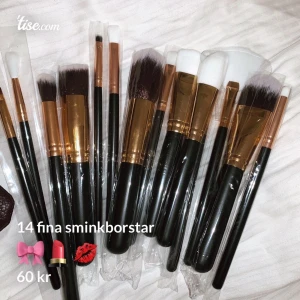 14 super fina sminkborstar  - 14 super fina borstar och med kommer en necessär 💄 priset kan diskuteras och köparen står för frakten 