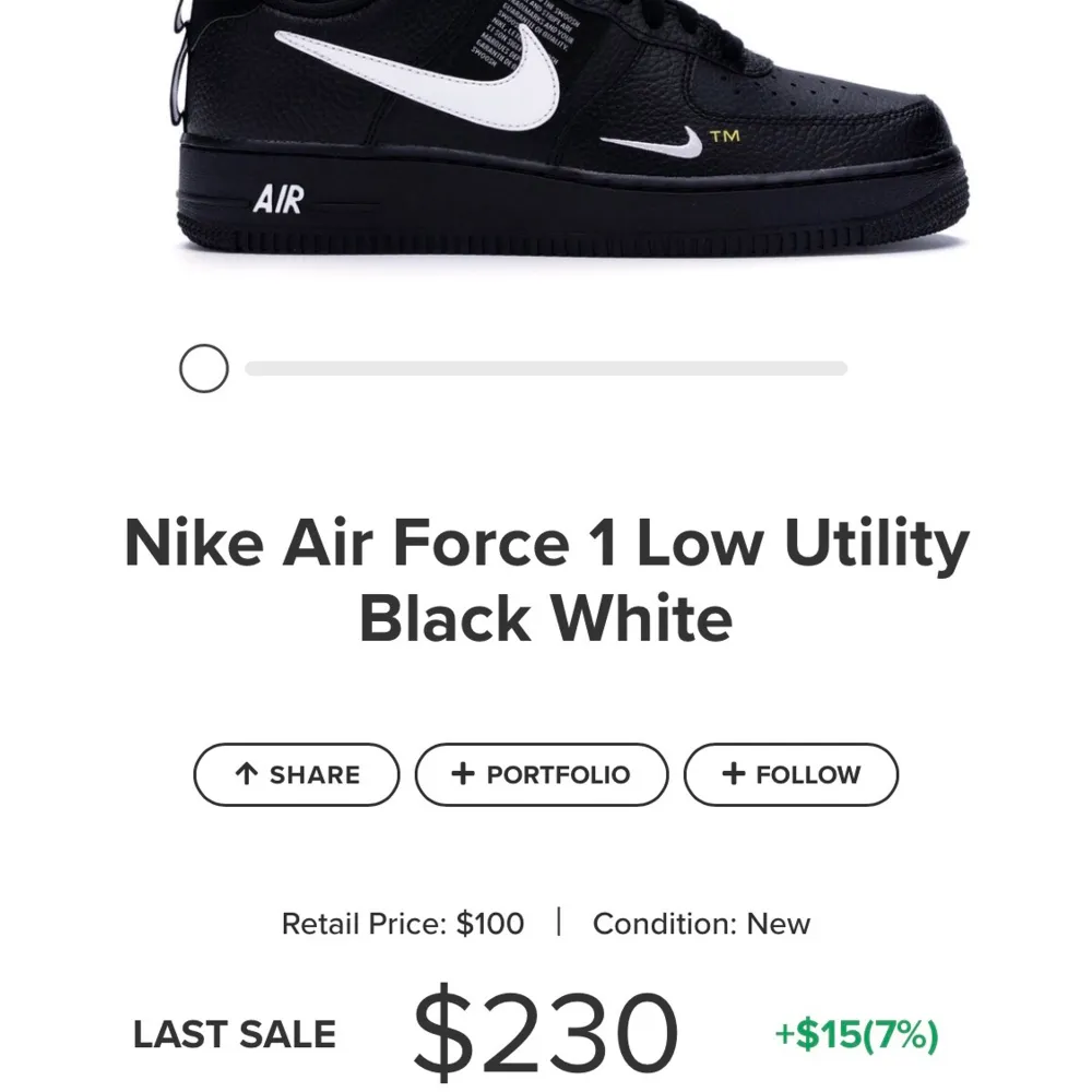 Airforce 1 utility black, riktigt feta och unika, går för runt $230 på StockX. Köparen står för frakt! Väldigt fräscha och knappt använda.. Skor.