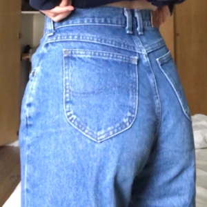 Vintage jeans - Jätte bekväma snygga mom jeans köpta second hand för lite mer än 2 år sen. Inte alls slitna och sitter perfekt! 