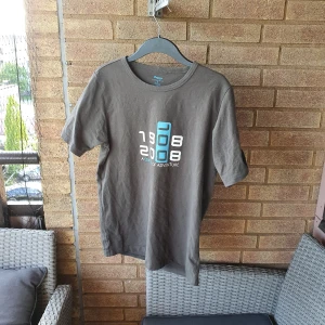 Bergans t-shirt - Nyskick! Endast använd 2-3 gånger.