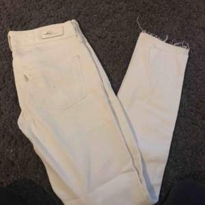 Vita levis jeans i storlek 25 eller xs\s. 