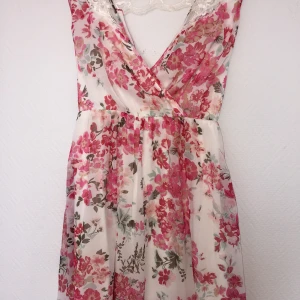 Klänning  - Klänning i storlek Xs. 200kr 