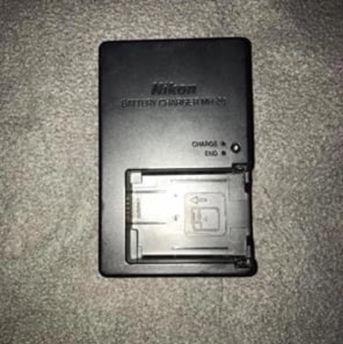 Nikon 1 v2 black and grey DSLR CAMERA - 90