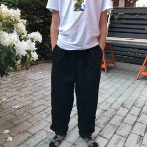  - Sjukt snygga stora byxor från Montage. De är använda endast två gånger så i nyskick, och kostar 700kr i butik. Köpta i Oslo.