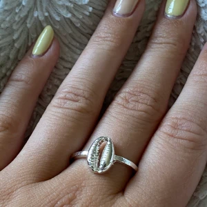 Snäckring  - Fin silverring med en snäcka på, frakt 11 kr!🤍