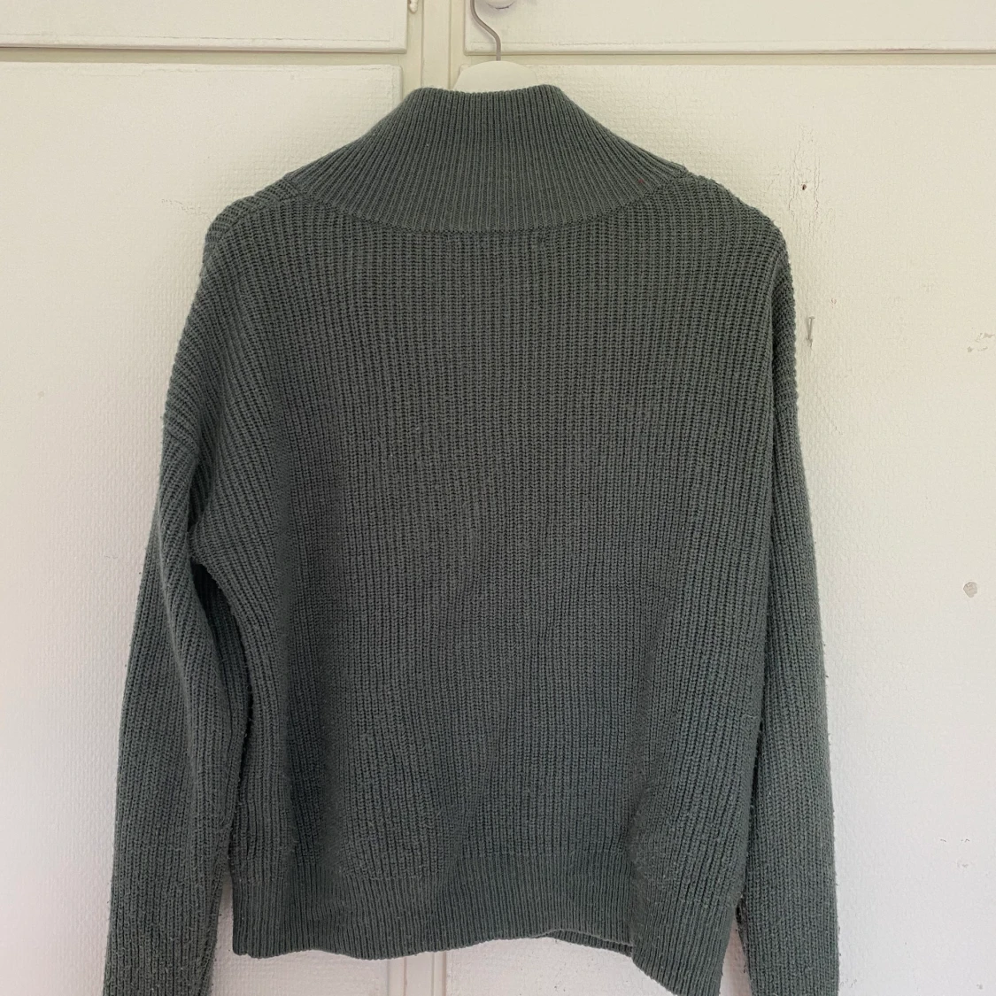 Stickadtröja med dragkedja  - 90