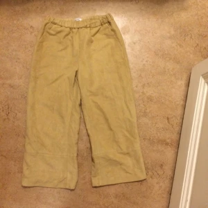  - Knappt använda i mockaimitation (nyskick) från NA-KD