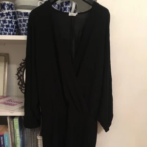  - Filippa K klänning. Storlek S. I perfekt skick 