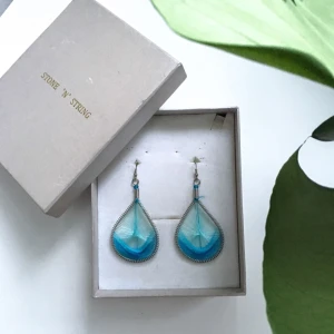  - Örhängen inköpta för många år sen som ej används längre 🍀 påminner lite om drömfångare tycker jag, ask medföljer ej ~ frakt tillkommer