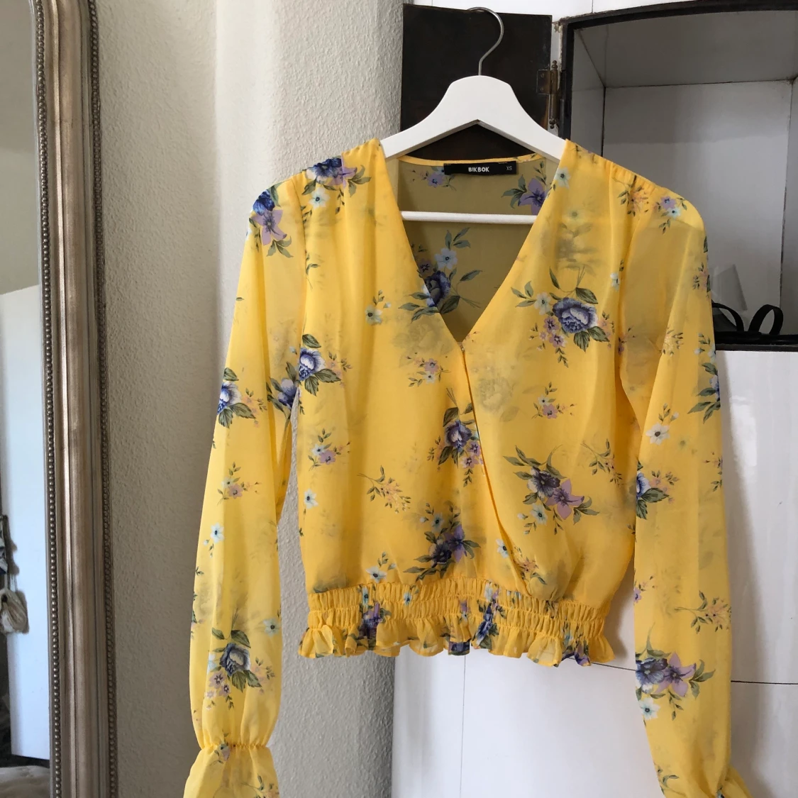 Blommig blus bikbok 