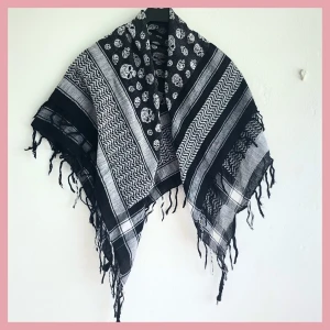 Scarf - Stor scarf med dödskalle motiv 