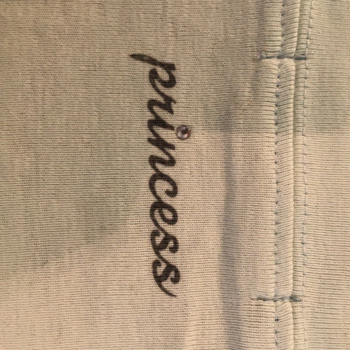 Pastell grön tröja med tryck - 91