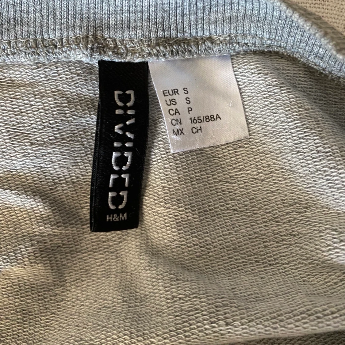 Grå collage tröja från hm - 91