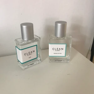 Clean parfym, 30 ml  - I doften warm cotton och rain. Säljs pga inte min typ av doft💞 på andra bilden finns information om parfymerna, båda för 85 eller en för 60💘 frakt tillkommer